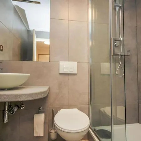Morden Flat Close To Dlr Station With Free Parking London Exterior photo